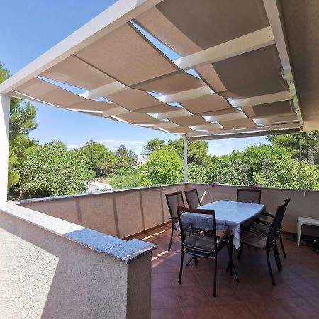 Apartment Dundo In Quiet Green Area Медулин Экстерьер фото