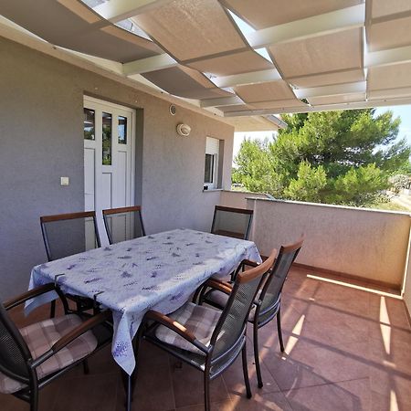 Apartment Dundo In Quiet Green Area Медулин Экстерьер фото