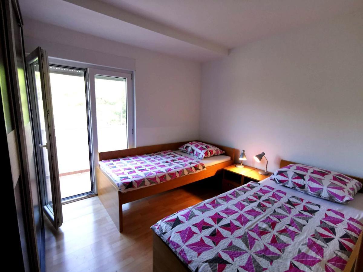 Apartment Dundo In Quiet Green Area Медулин Экстерьер фото