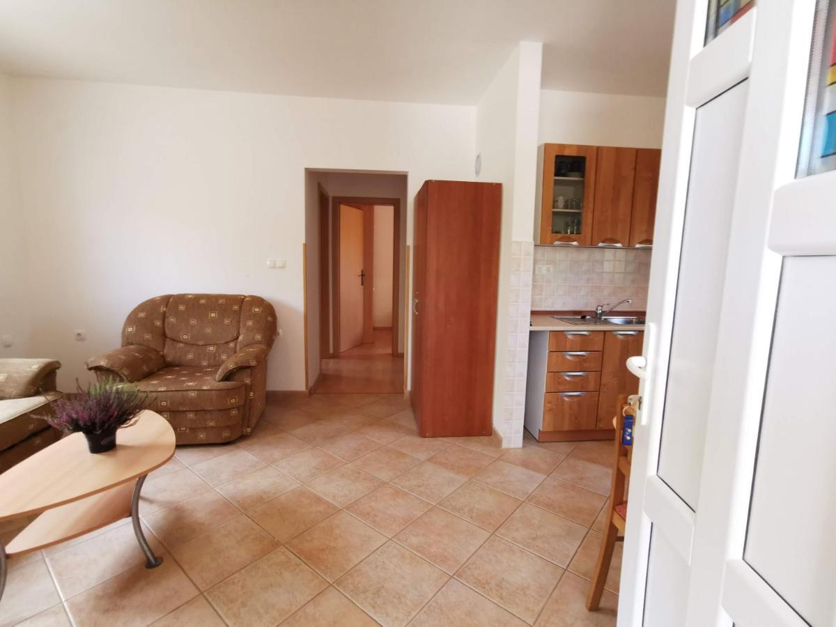 Apartment Dundo In Quiet Green Area Медулин Экстерьер фото