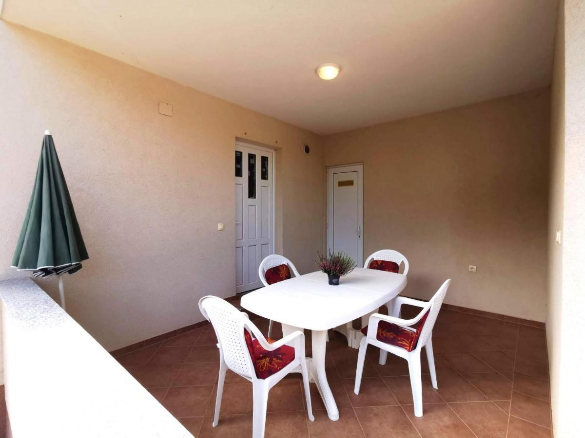 Apartment Dundo In Quiet Green Area Медулин Экстерьер фото