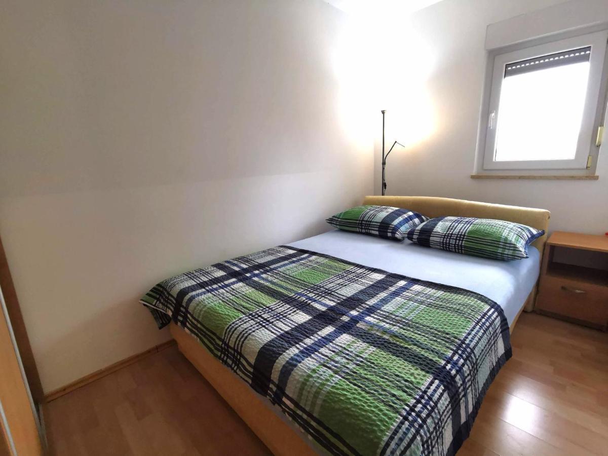 Apartment Dundo In Quiet Green Area Медулин Экстерьер фото