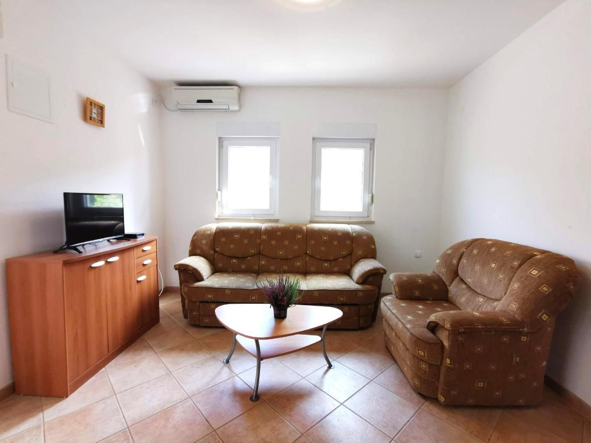 Apartment Dundo In Quiet Green Area Медулин Экстерьер фото
