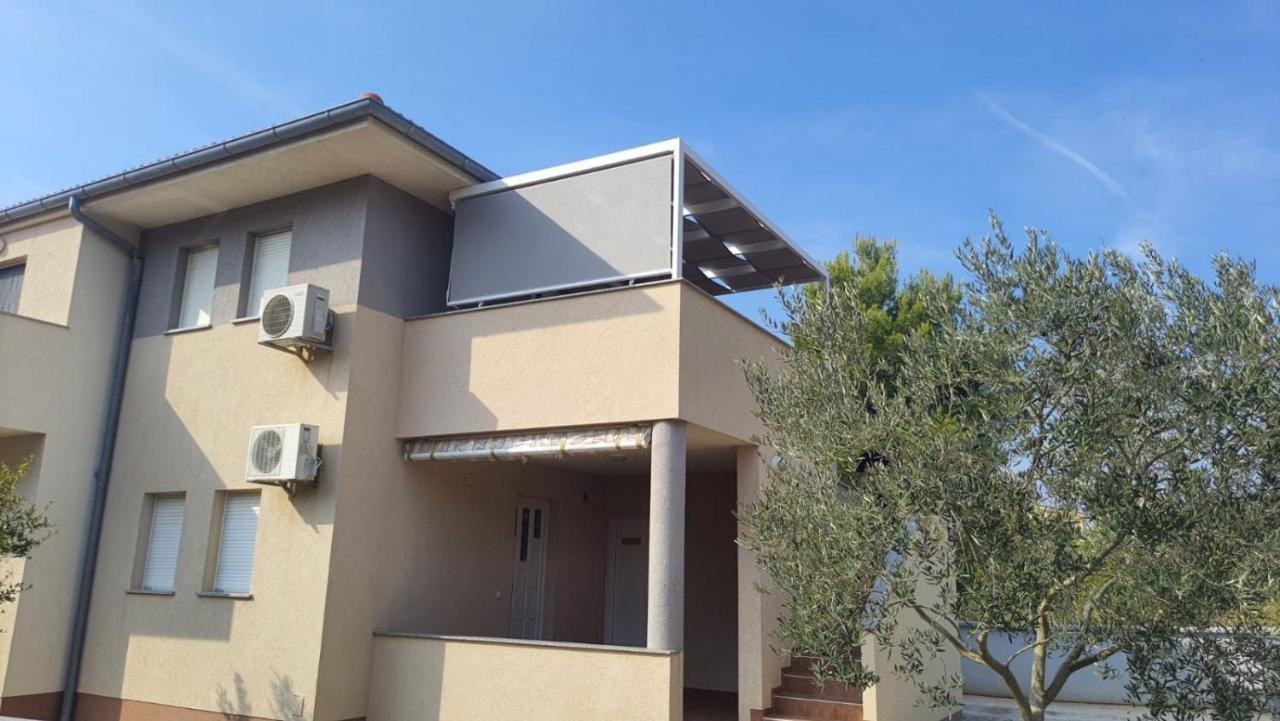 Apartment Dundo In Quiet Green Area Медулин Экстерьер фото
